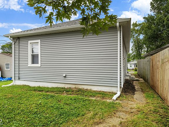 3rd image of 4121 Hoyt Ave