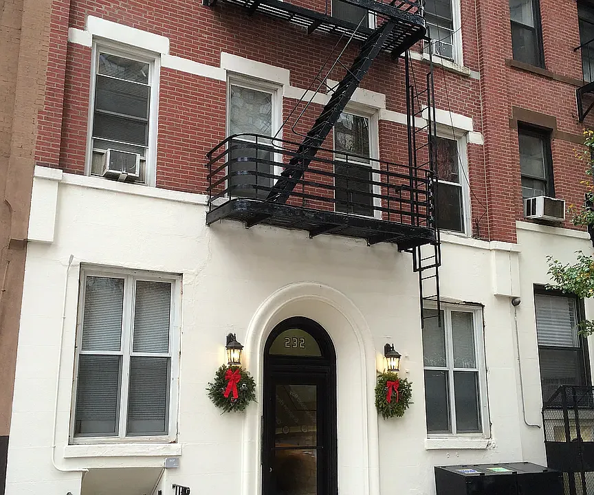 Building Photo 4
