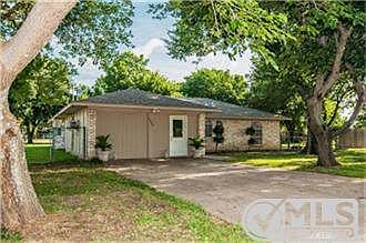 1st image of 1126 W Sandra Ln
