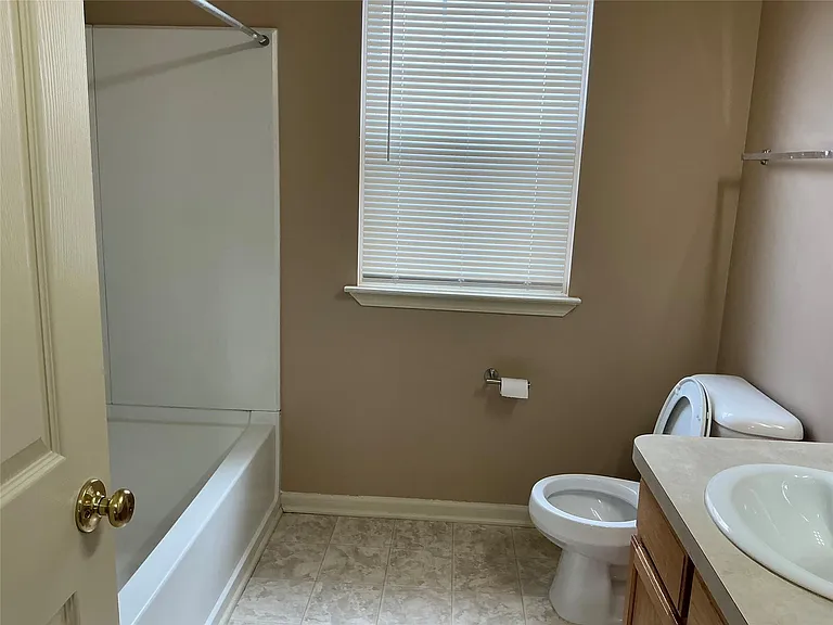 48161 Nottinghill Ln — Photo 25
