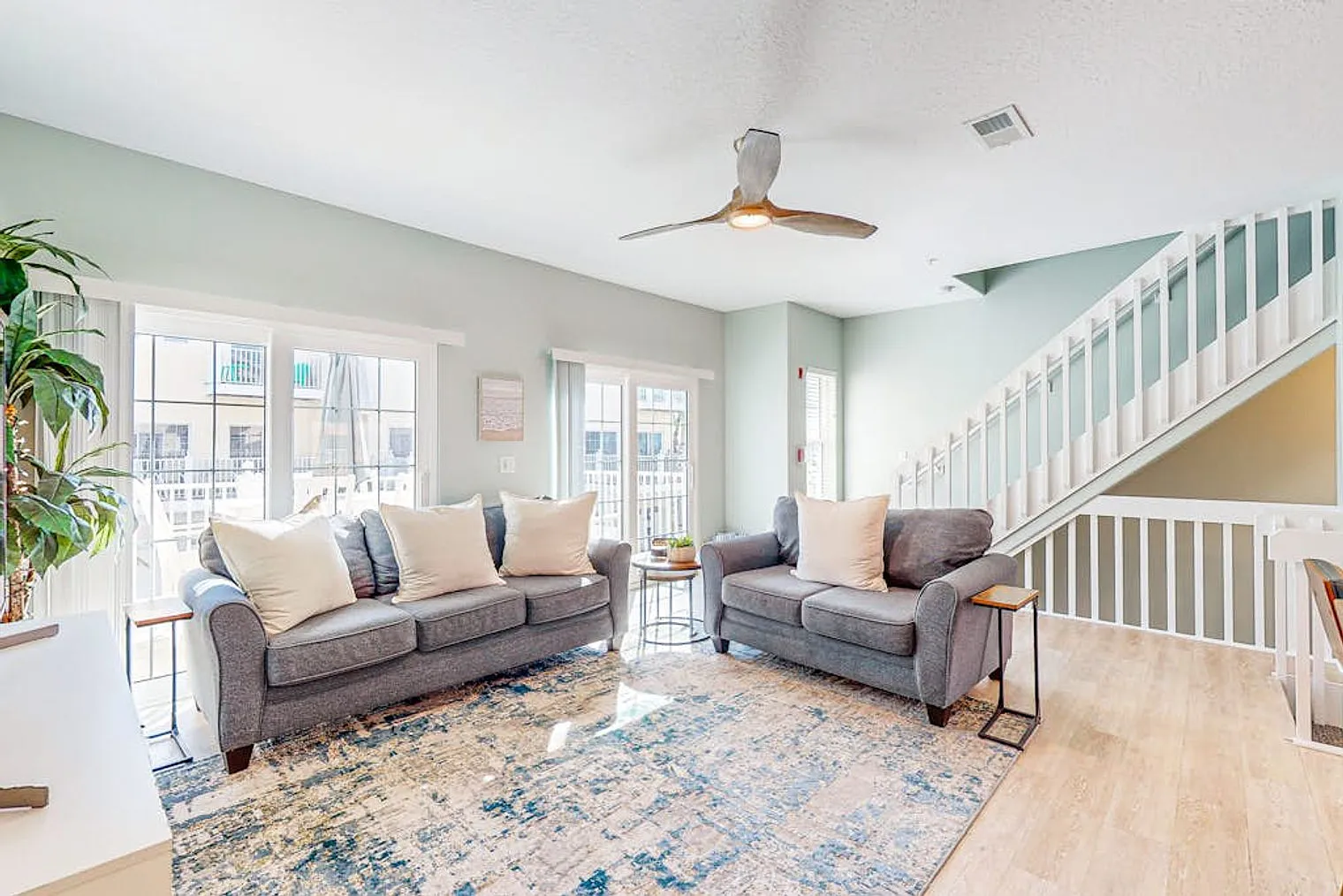 3 bed, 2.0 bath, 1517 sqft, $5,886 — Photo 1