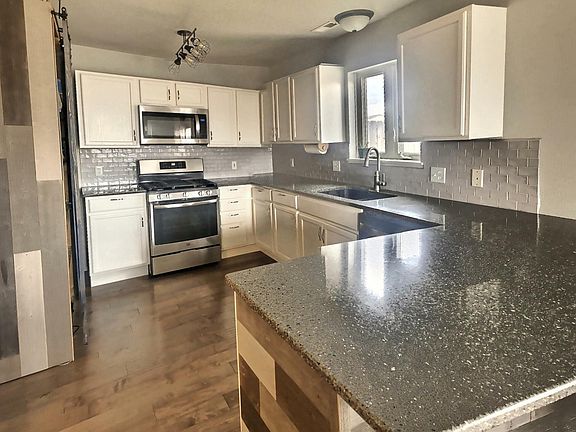 2nd image of 1525 Boswell Dr