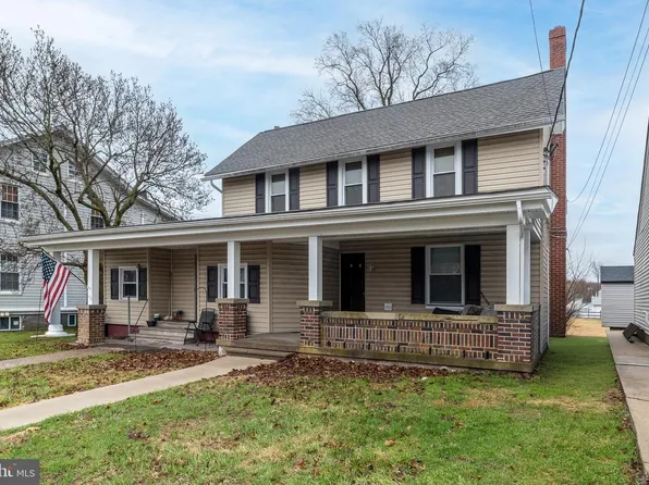 10 N Main St, Trumbauersville, PA 18970