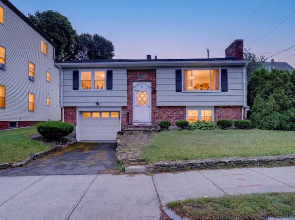 219 North St, Salem, MA 01970