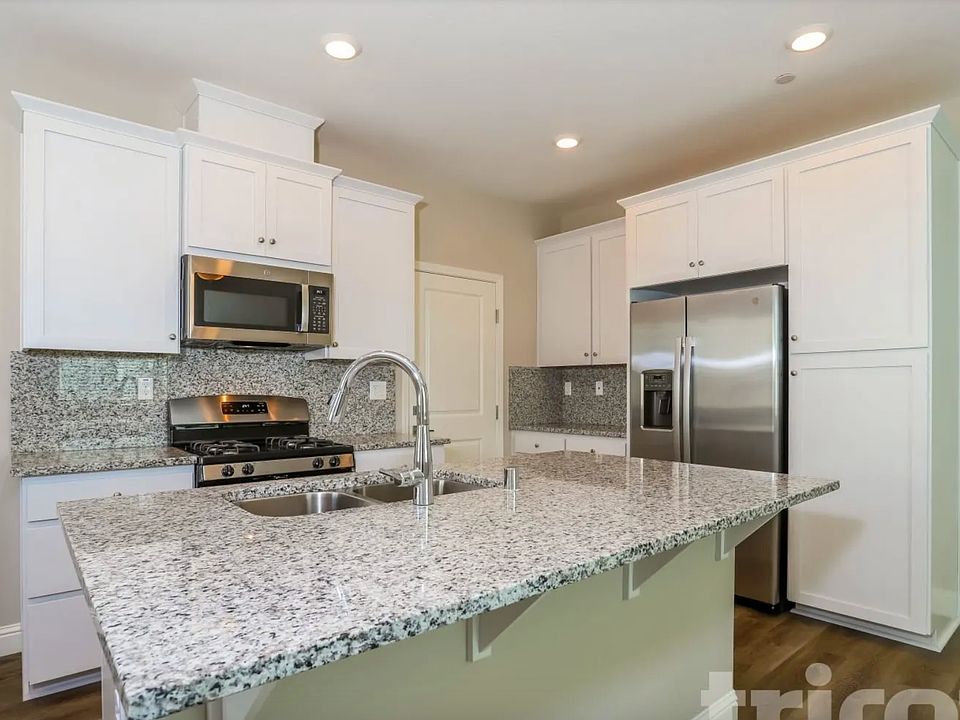 2nd image of 2689 River Road Ln