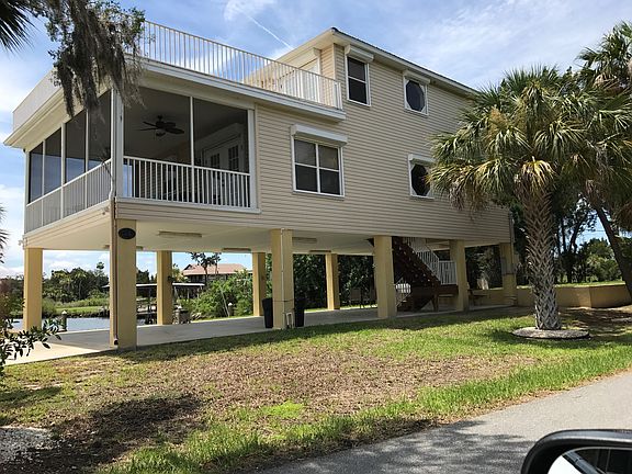 2nd image of 515 N Lake Cir