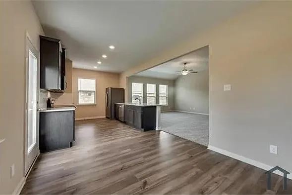 219 Golden Sands Ln — Photo 6