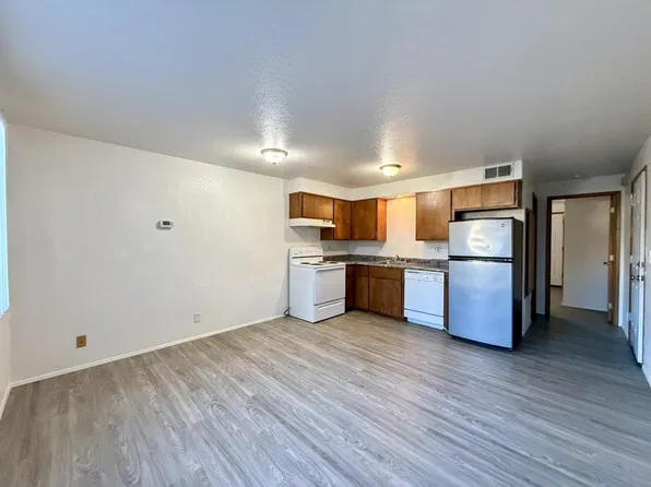 419 NE Silverwood Pl, Grants Pass, OR 97526