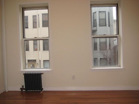 3rd image of 17 Clifford Pl APT 2R