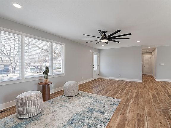 4th image of 8565 Wycoff Dr