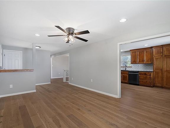 5th image of 1719 Karlton Way