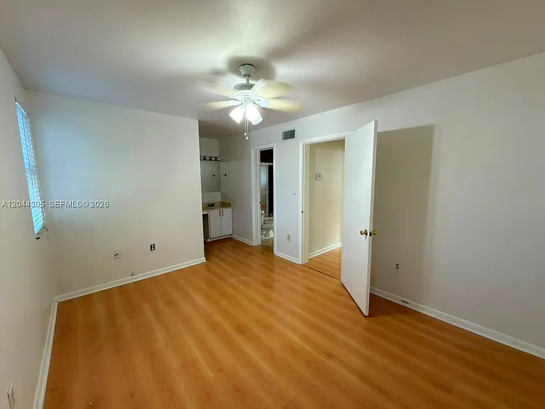 862 Crystal Lake Dr — Photo 8