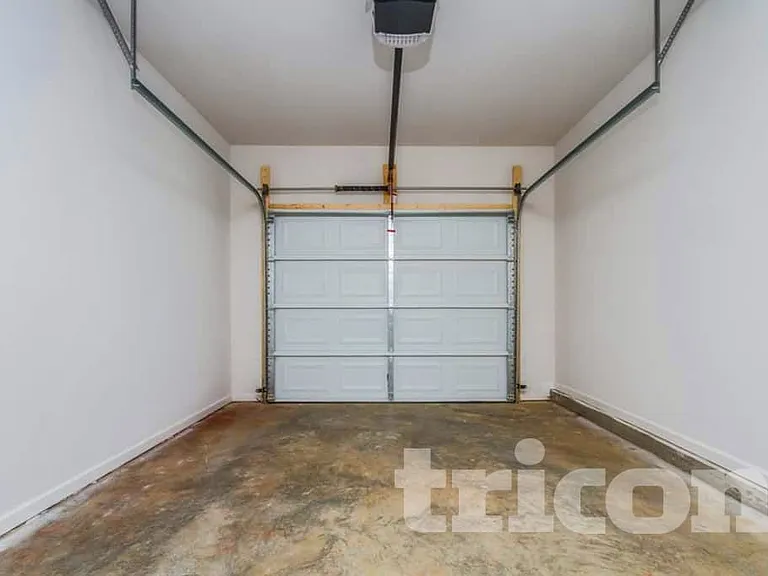 512 Hickory Leaf Ct — Photo 14