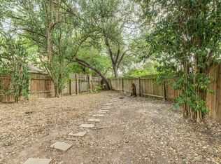 300 Villa Oaks Cir #A, Austin, TX 78745