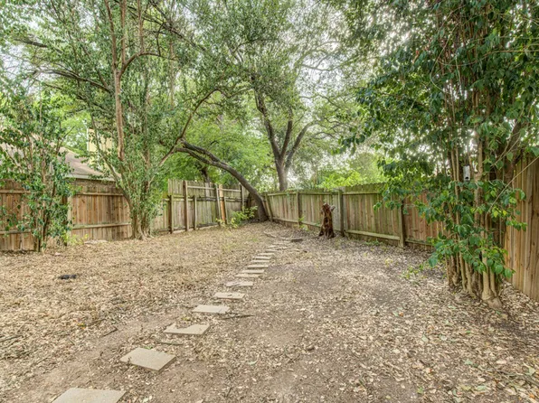 300 Villa Oaks Cir #A, Austin, TX 78745