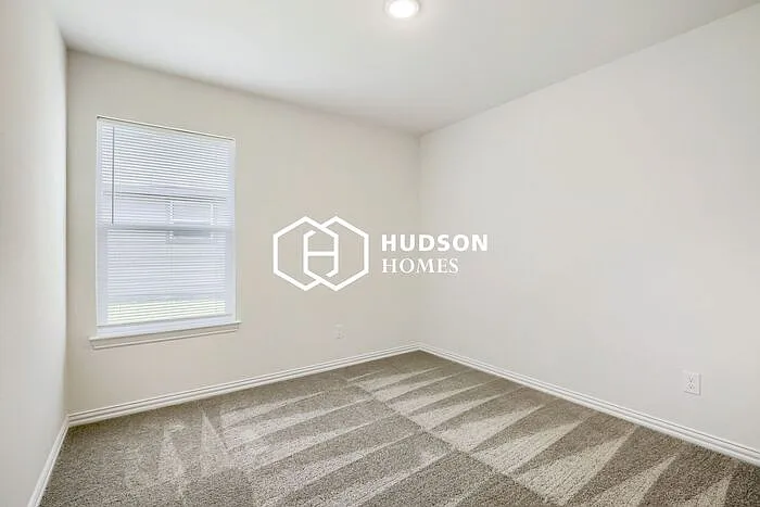 121 Hesed St — Photo 9