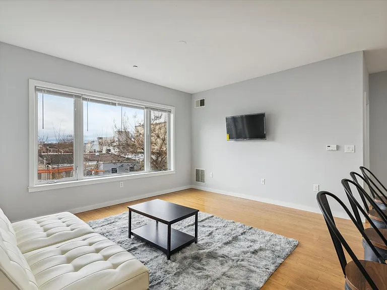 1238 N 28th St #3F — Photo 23