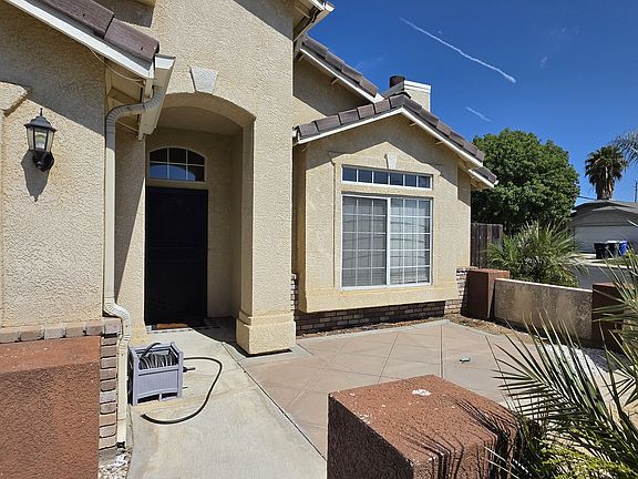 3rd image of 1387 Nicole Ave