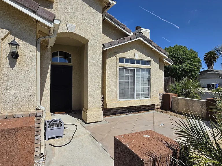 1387 Nicole Ave — Photo 3