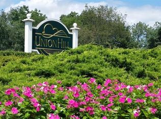 48 Sam Bonnell Dr #318, Clinton, NJ 08809