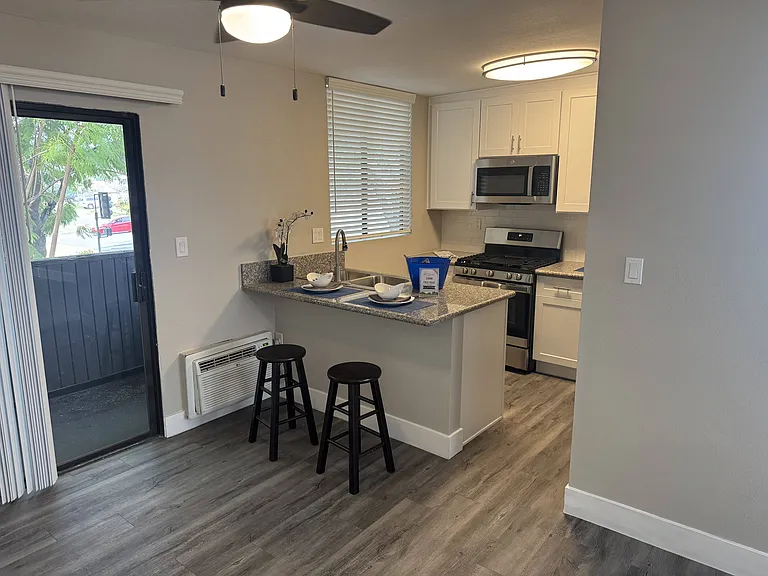 Evria Claremont Apartments — Photo 9