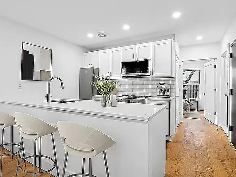 105 Carroll St #4 — Photo 3