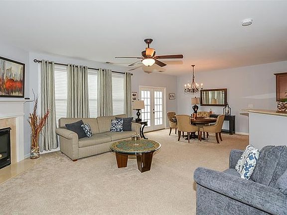 3rd image of 38 Jekyll Dr