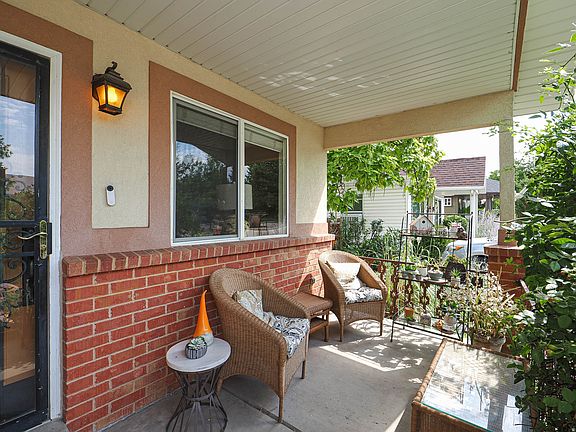 3rd image of 937 E Forest View Ave