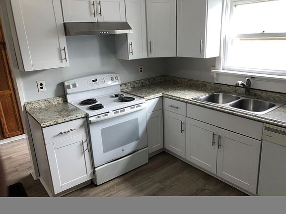 3rd image of 34 W Burdick St #32