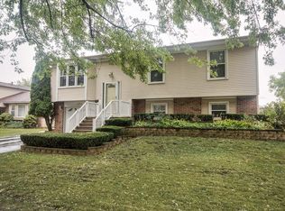 120 Wedgewood Way, Bolingbrook, IL 60440