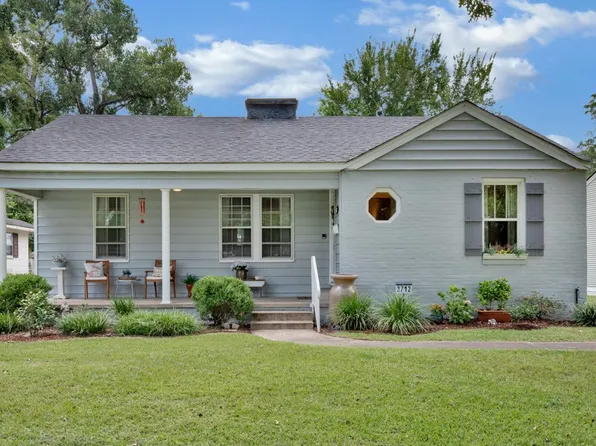 3712 Greenway Pl, Shreveport, LA 71105