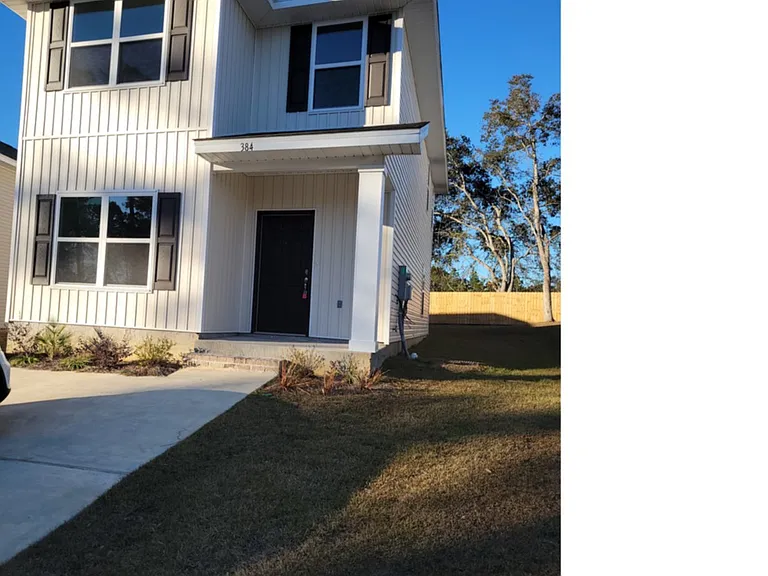 384 Hilburn Ln — Photo 1