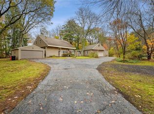 90 Greenbriar Rd, Meriden, CT 06450