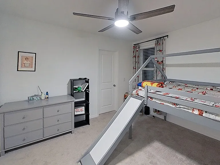 2138 Derwent Dr — Photo 2