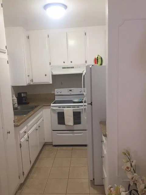 1370 Veteran Ave