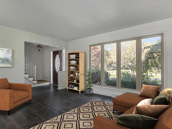 3rd image of 2707 Lake Charnwood Dr