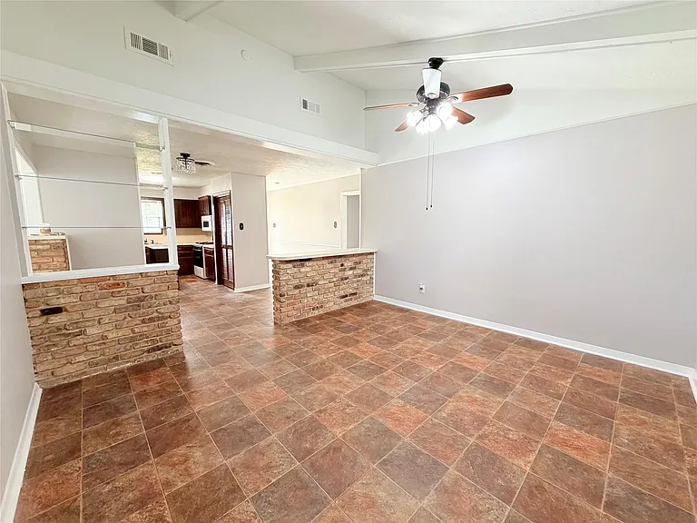 20729 Canterbury Rd — Photo 10