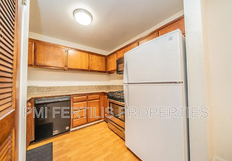 8331 Vineyard Ave #7 — Photo 12