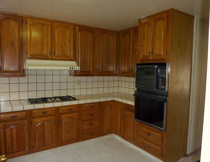 Large Eat-in Kitchen