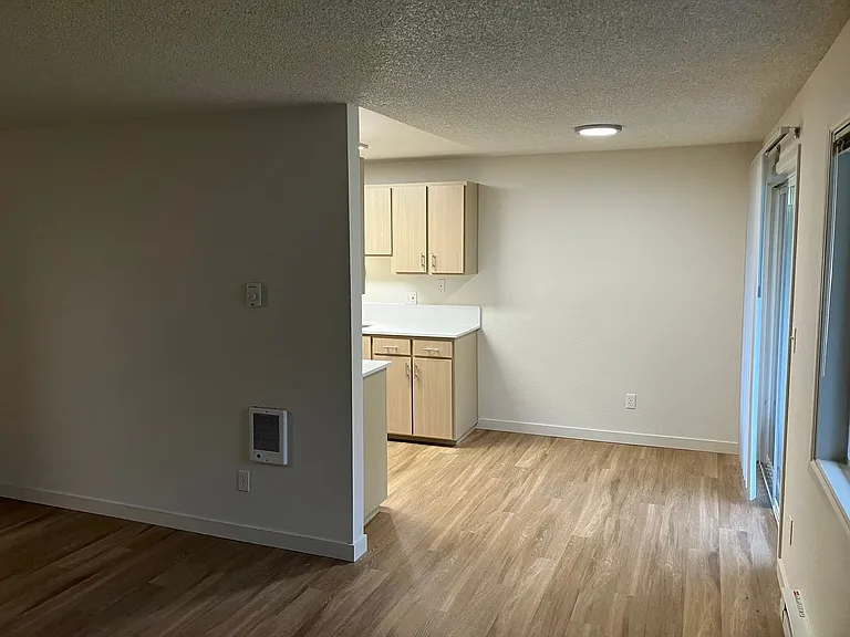 Cross Creek Apartments — Photo 27