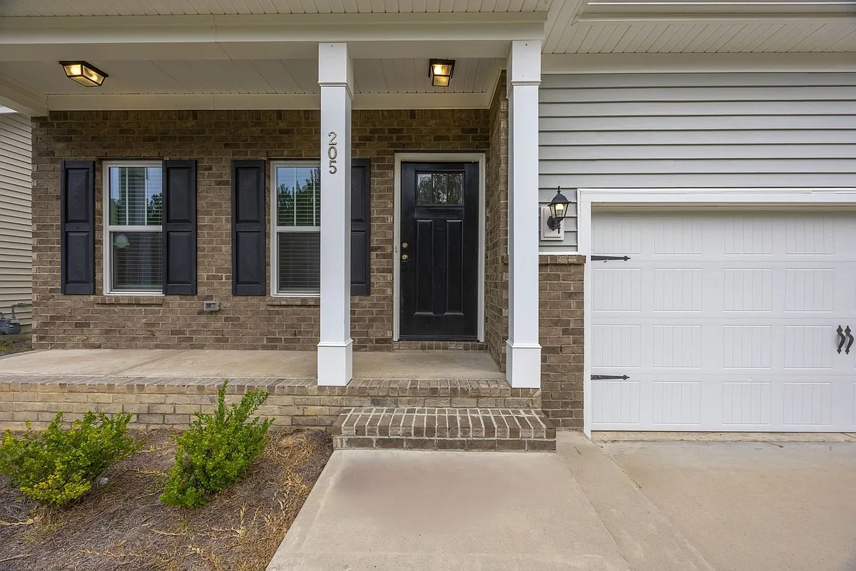 Building Photo - 205 Long Iron Ct
