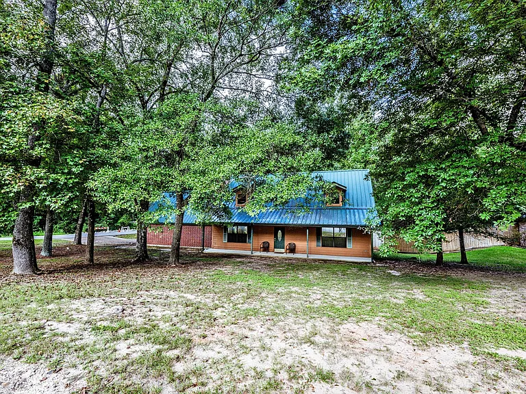 3660 Red Bud Ln — Photo 25
