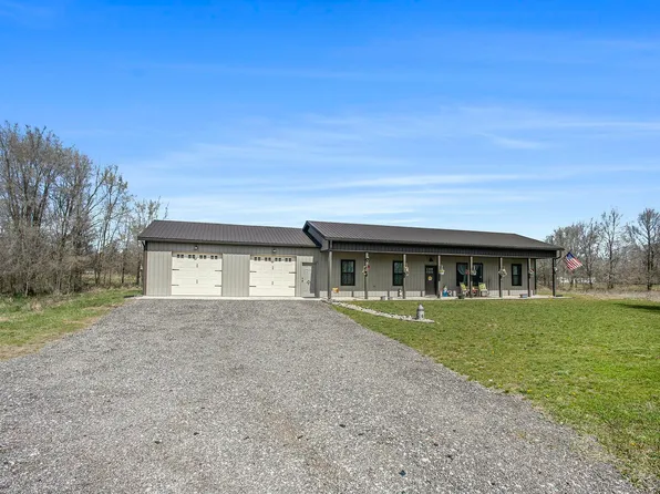 13424 Riverside Dr, Constantine, MI 49042
