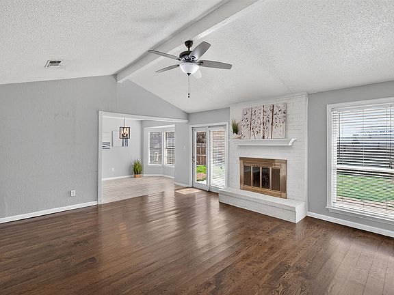 2nd image of 6408 Ridglea Dr