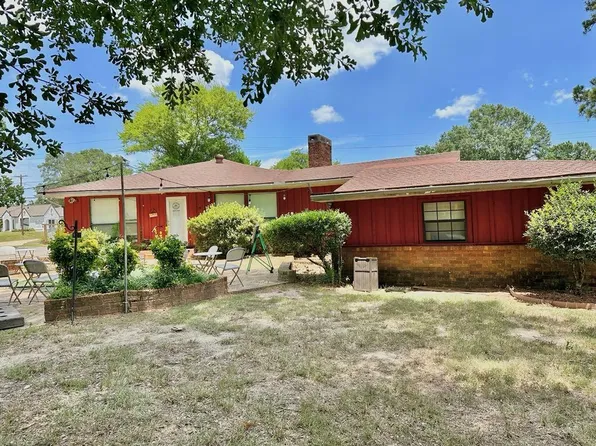 306 Tenaha St, Center, TX 75935