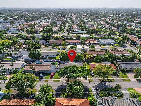 2nd image of 225 SW 102nd Pl