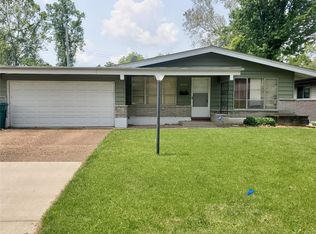 10233 Cedarhurst Dr, Saint Louis, MO 63136