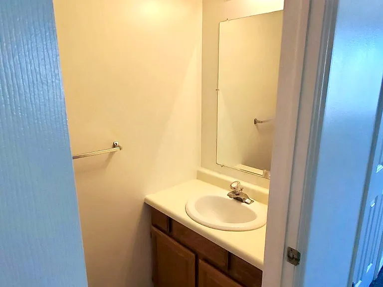 692 N 400 W #692 — Photo 8