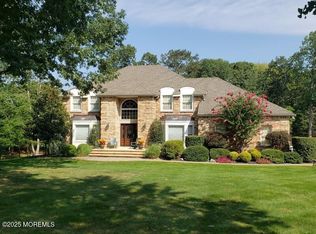 25 Wesley Ct, Eatontown, NJ 07724