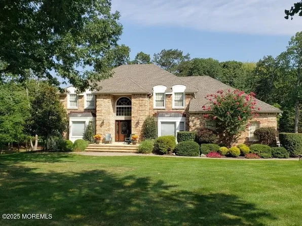 25 Wesley Court, Eatontown, NJ 07724